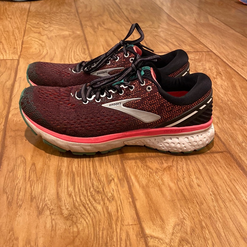 Brooks Ghost, size 9